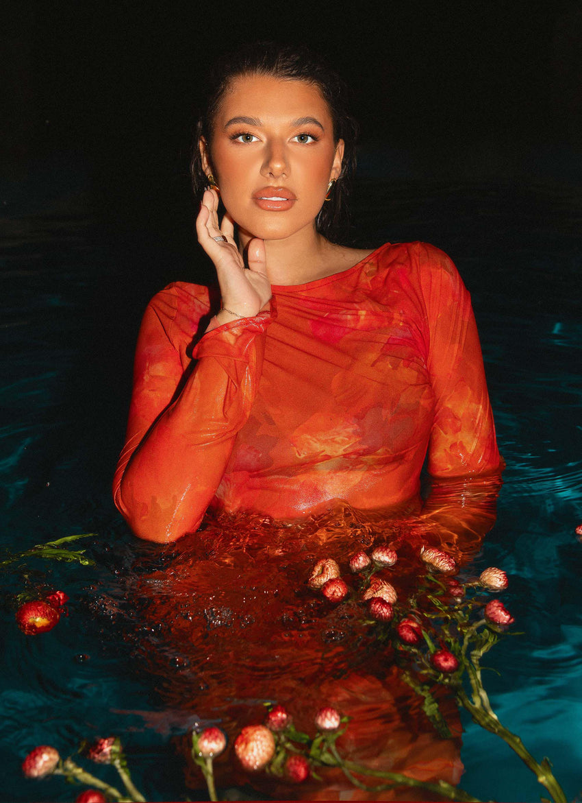 lorde red dress Lorde: From Unlawful Princess to Relentless Queen | by Raya Anura